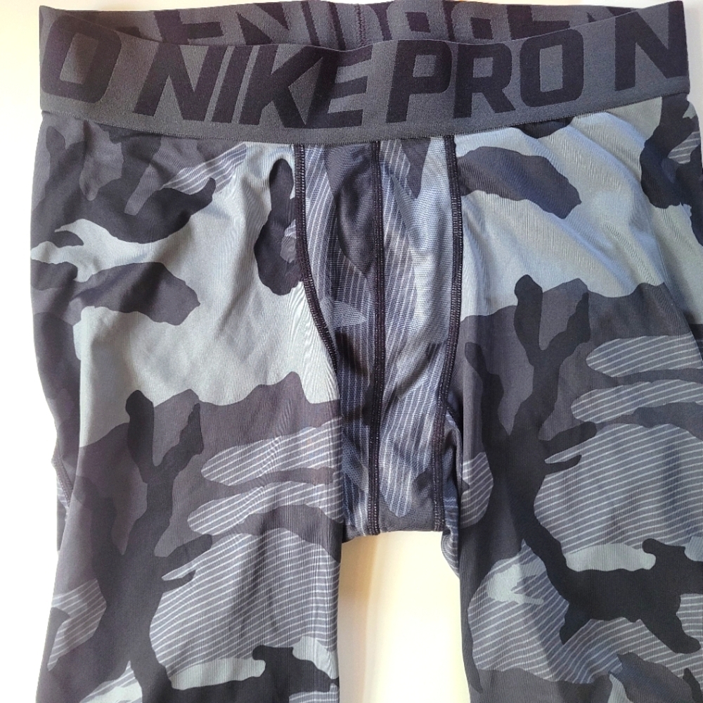 Mens Nike Pro 3/4 leggings Black Camo size medium